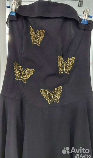 Черное платье с корсетом