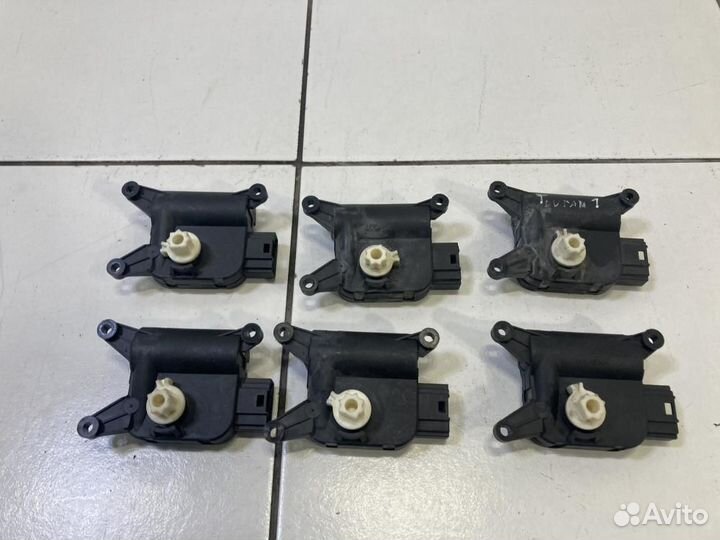Сервопривод заслонок печки Volkswagen Passat CC 35