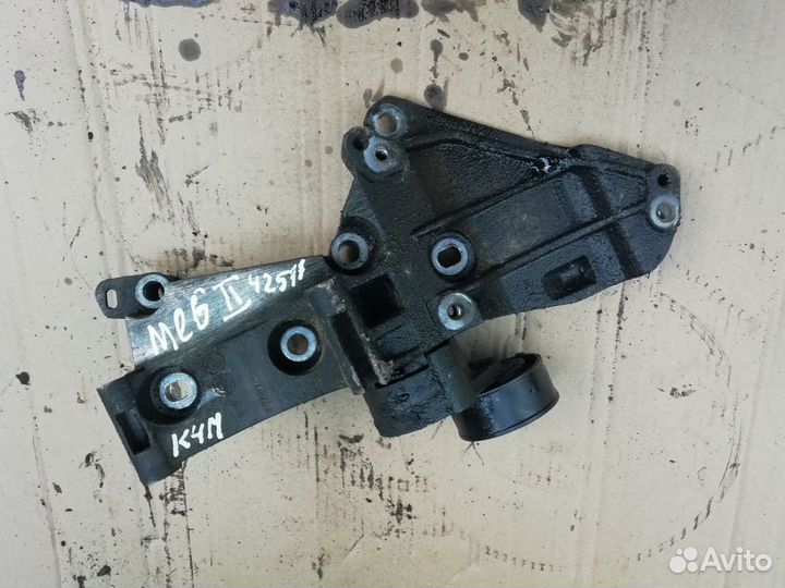 Кронштейн генератора Рено Меган 2