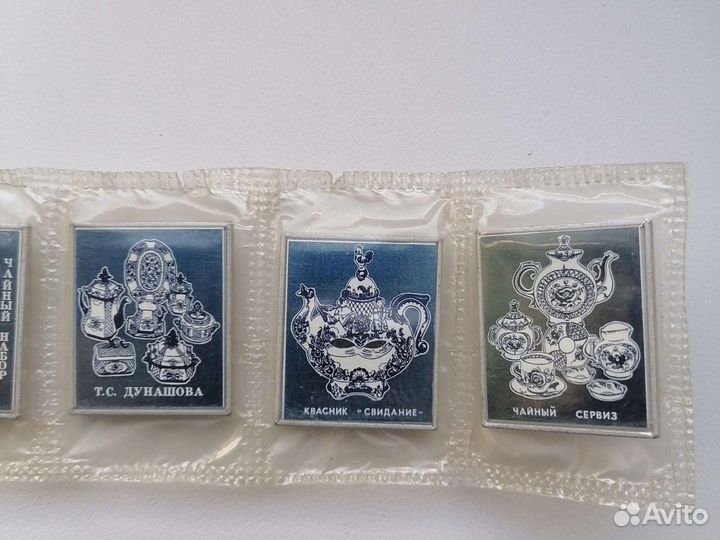 Значки Гжель особой технологии