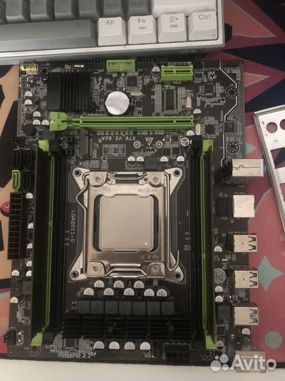Материнская плата с процессором
