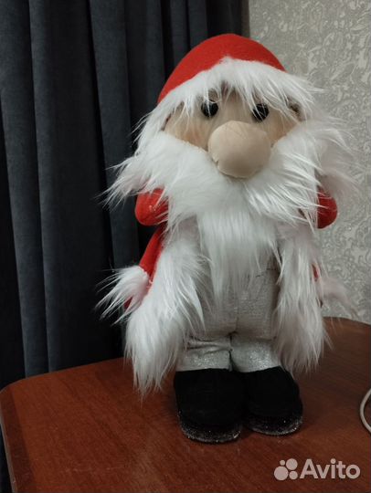 Дед мороз под елку