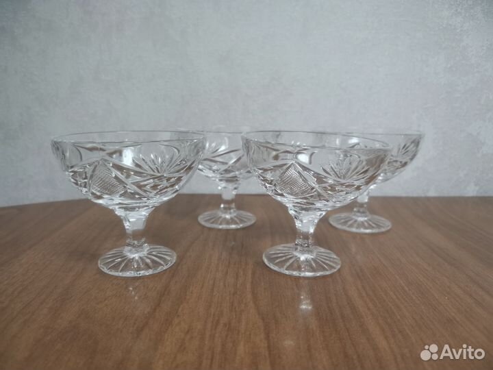 Хрустальные фужеры и рюмки