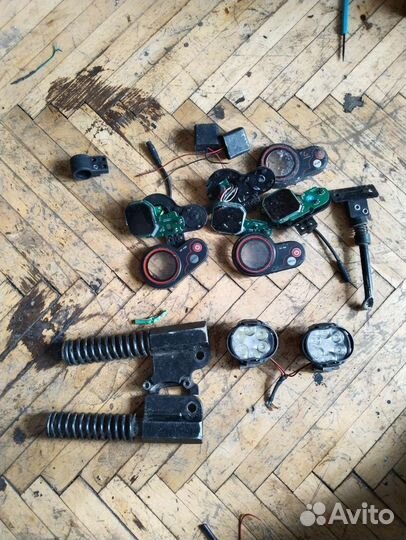 Запчасти на самокат kugoо м4