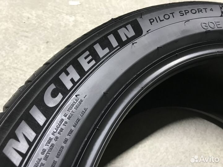 Michelin Pilot Sport 4 245/45 R19 и 275/40 R19 105Y