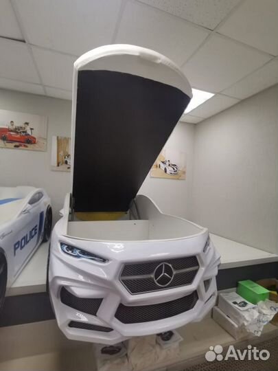 Детская кровать машина