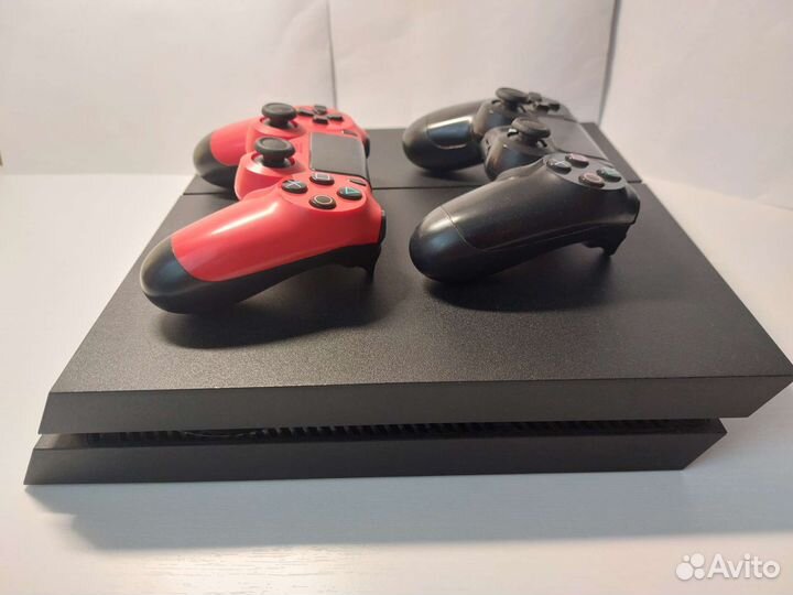 Sony playstation 4 1 TB + 2 джойстика