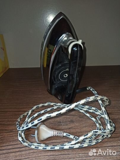 Утюг СССР с отпаривателем