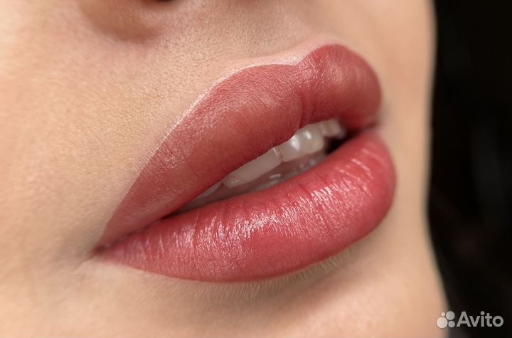 Перманентный макияж губ