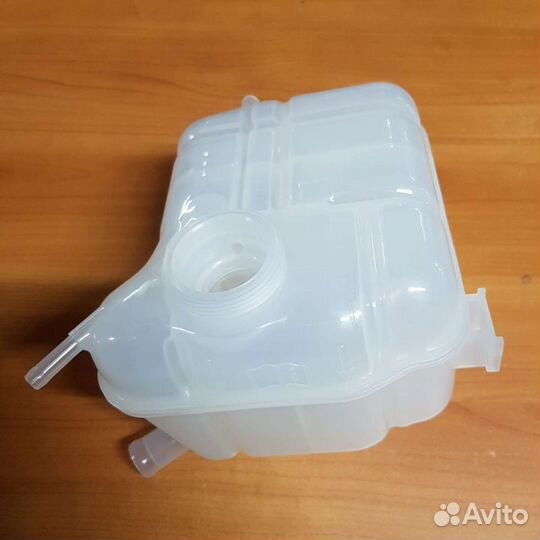 Бачок расширительный Opel Insignia с поплавком