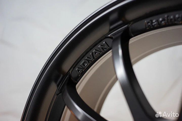 Advan Racing RZ-DF 19x8.5 et45 5х112