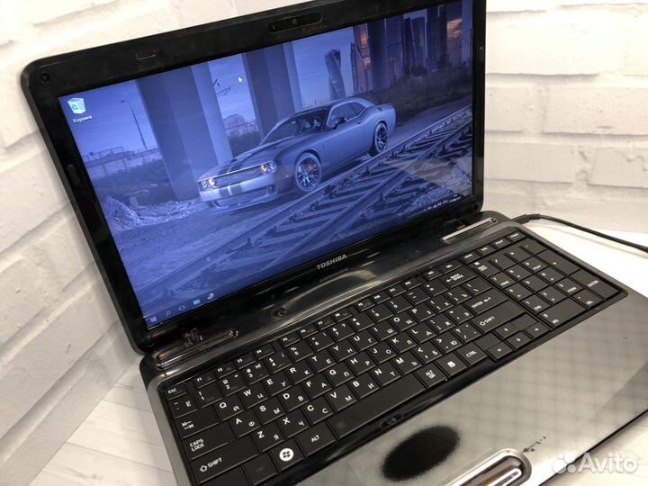 Бюджетный ноутбук Toshiba 2 видеокарты