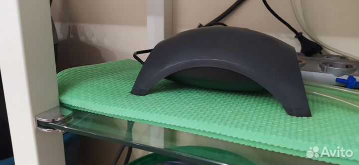 Аквариум на тумбе карпы кои