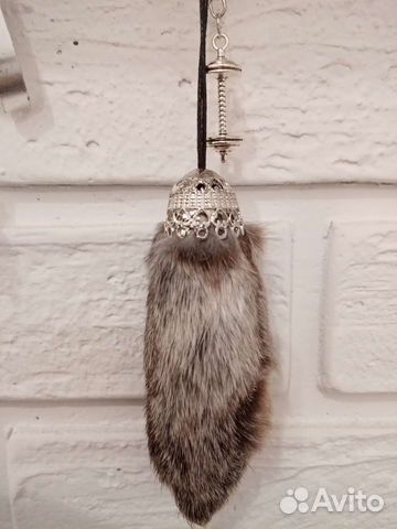 Брелок с лапкой кролика