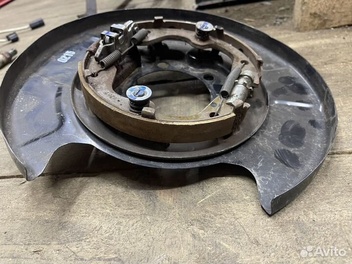 Механизм ручного тормоза Nissan Teana J32