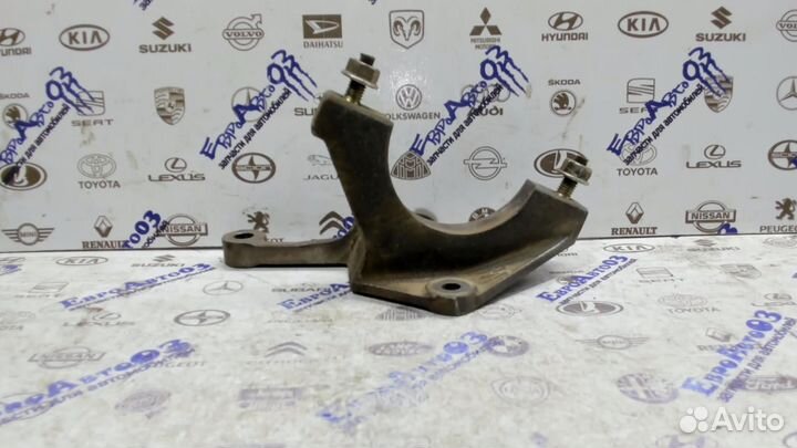 Кронштейн промежуточного вала Ford Focus II 2005-2