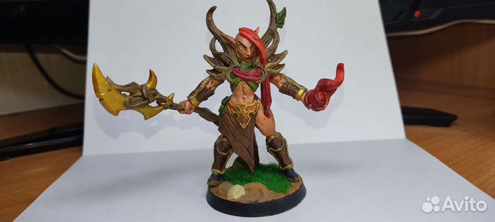 Коллекционная фигурка эльфийка-чародейки