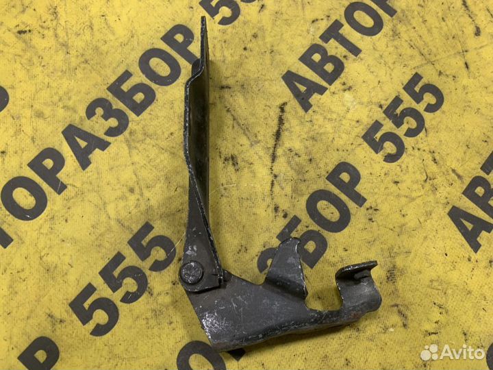 Петля капота левая Nissan Almera Classic