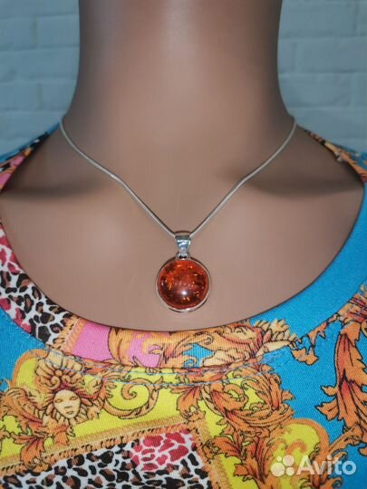 Кулон янтарь