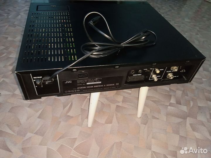 Видеомагнитофон JVC HR-D157MS