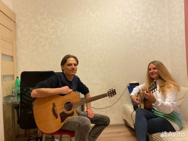 Репетитор по игре на гитаре