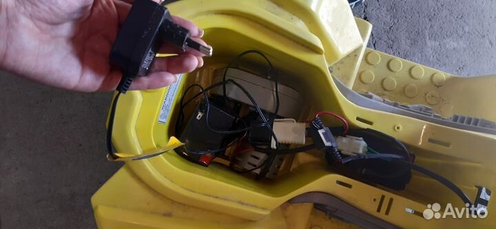 Детская машина с аккумулятором