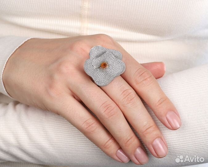 Золотое кольцо с цитрином и бриллиантами