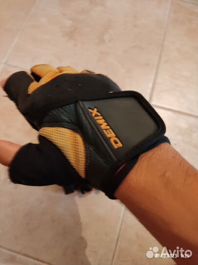 Велосипедные перчатки