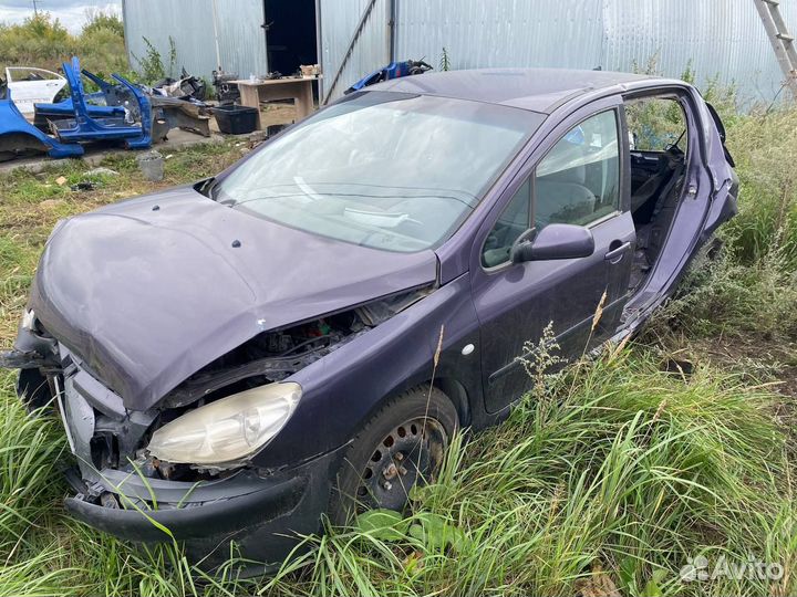 Разбираем прямо сейчас Peugeot 307 (авторазбор)