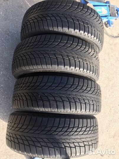 Kumho WinterCraft Ice Wi51 215/50 R17