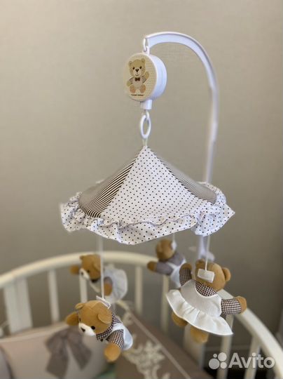 Мобиль на кроватку новый