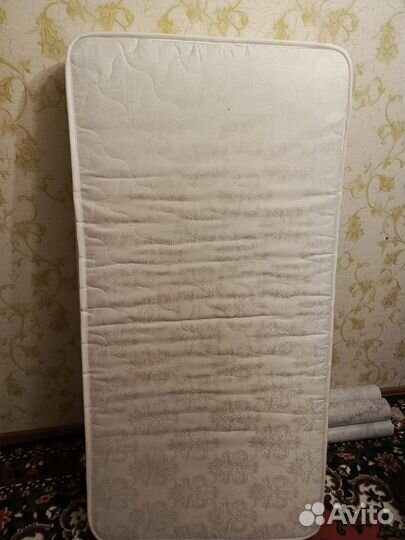 Детская кровать с матрасом