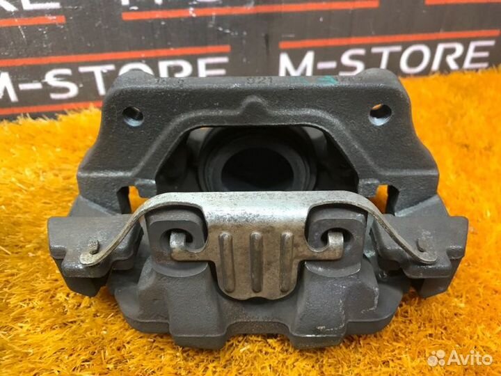 Суппорт передний левый Bmw 3-Series E90 N52B25A