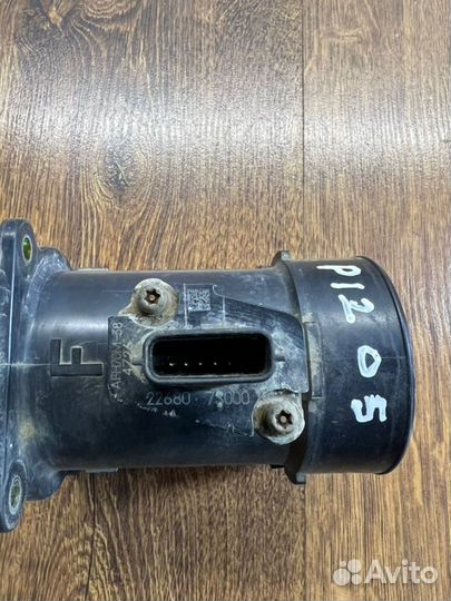 Датчик массового расхода воздуха Nissan Primera P