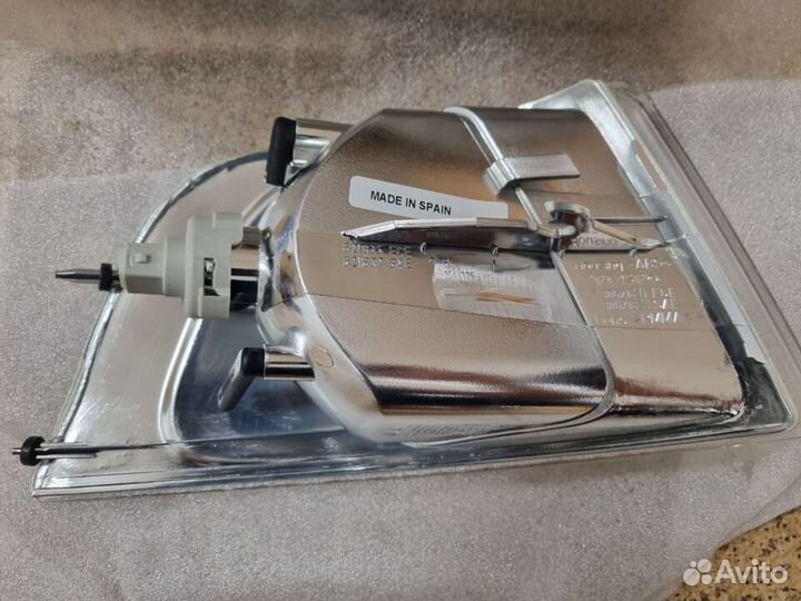 Указатель поворота левый Volvo S40