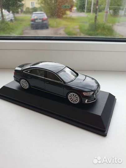 Модель Audi A8 L 1:43