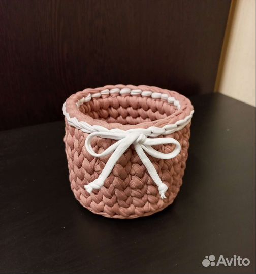 Корзиночка ручной вязки