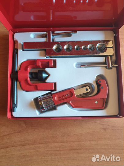 Развальцовка в боксе для стальных труб stayer