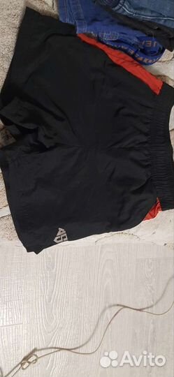 Спортивные шорты