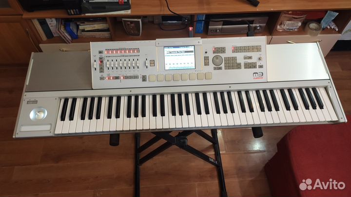 Профессиональная рабочая станция korg M3 73