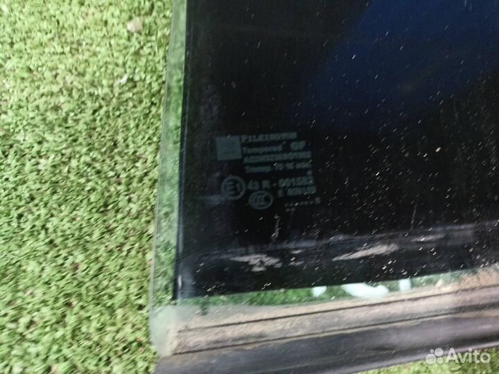 Стекло дверное заднее правое Opel Zafira B