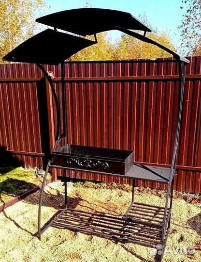 Мангал с крышей