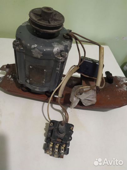 Электродвигатель 220в бу,от стиральных машин