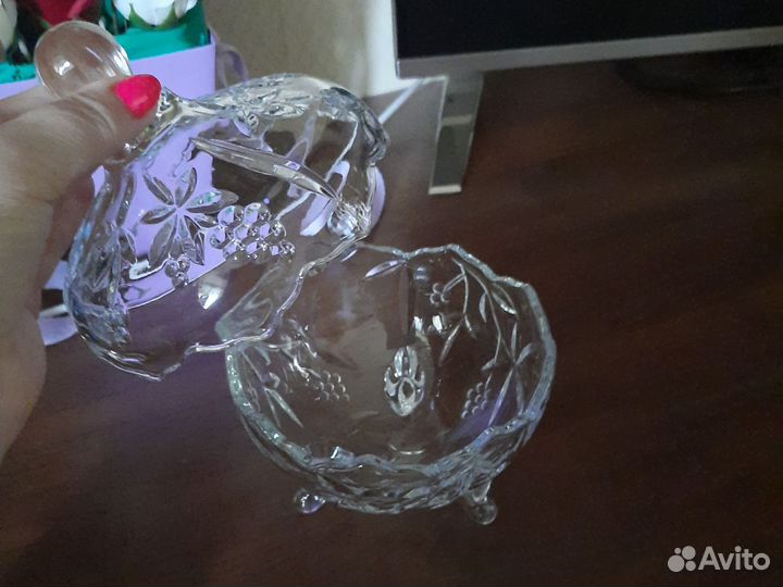 Ваза конфетница на ножках