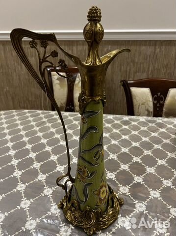 Старинный медный кувшин