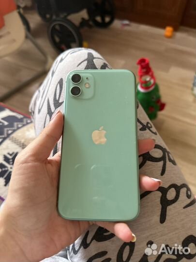 iPhone 11, 64 ГБ