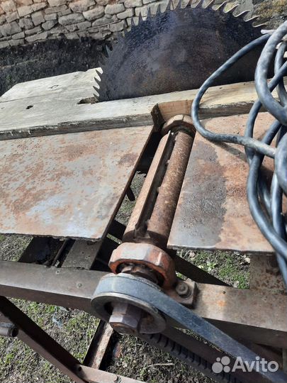 Циркулярная пила со столом