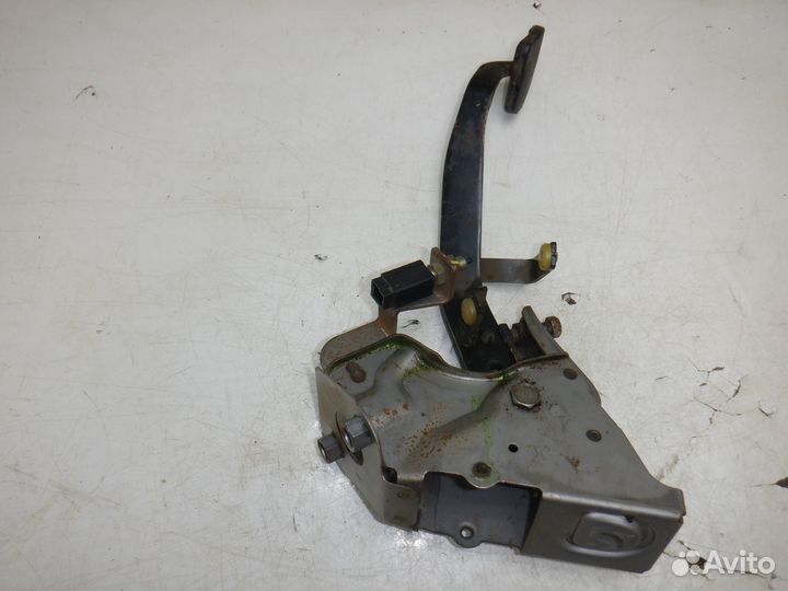 Педаль сцепления Nissan Almera Classic B10