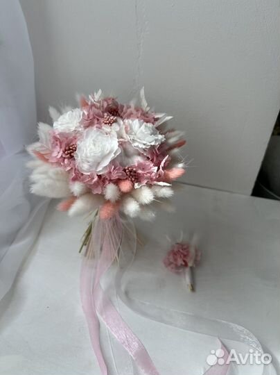 Букет невесты из сухоцветов и стаб. цветов