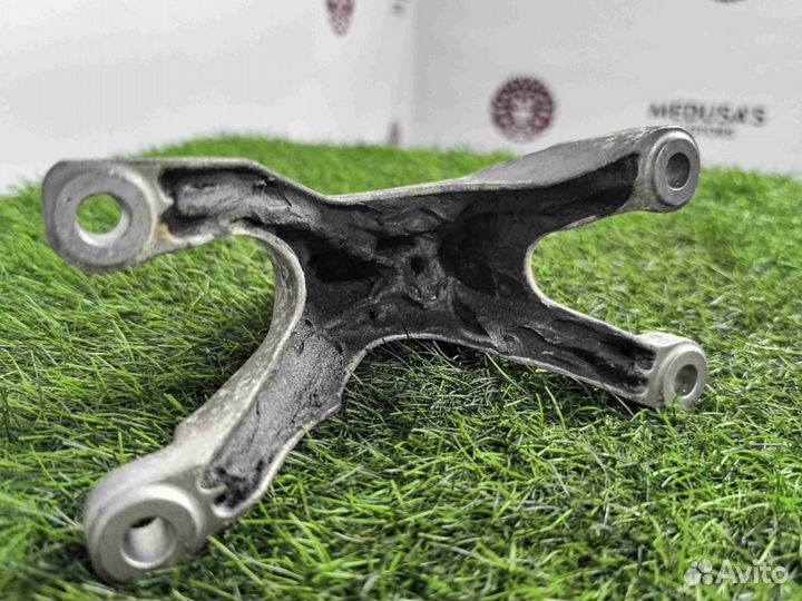 Кронштейн двигателя Bmw 7-Series G11 3.0 diesel